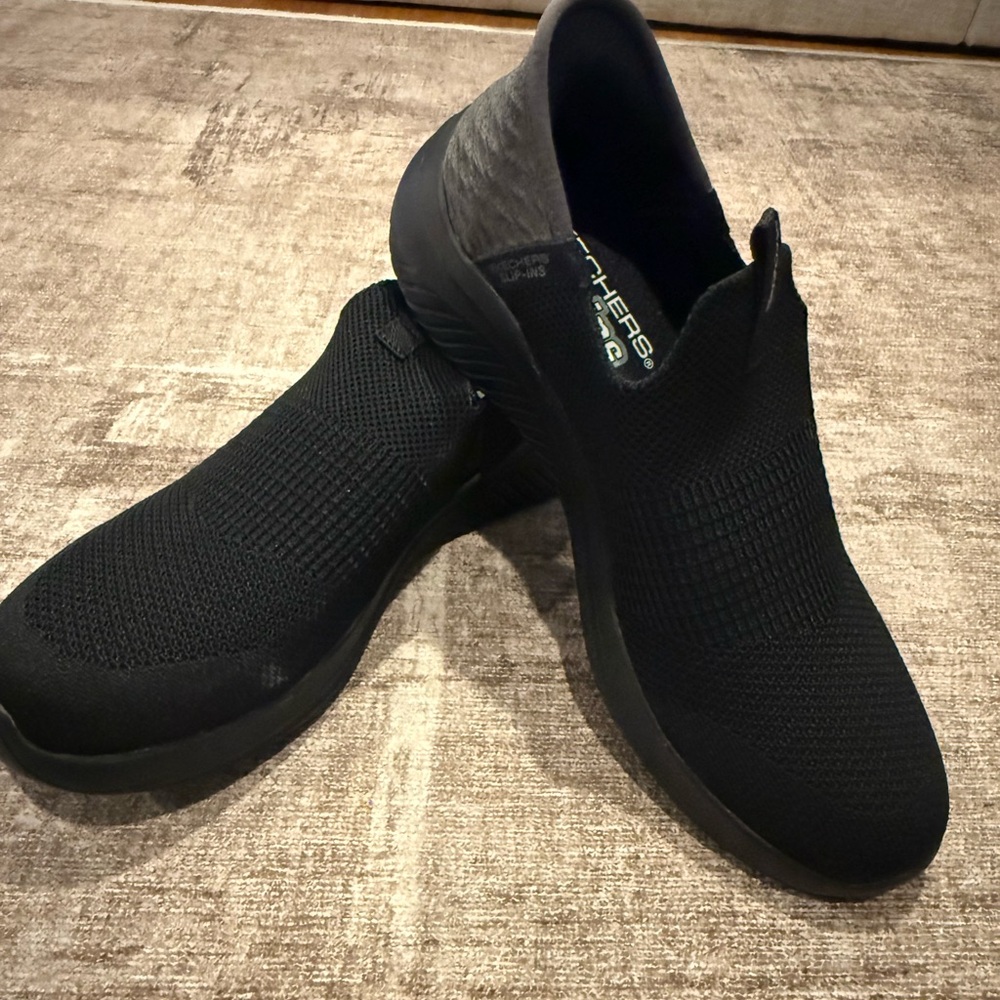 New! Skechers Kids Black Slip-On Sneakers with Cushioned Sole - Picture 2 of 5